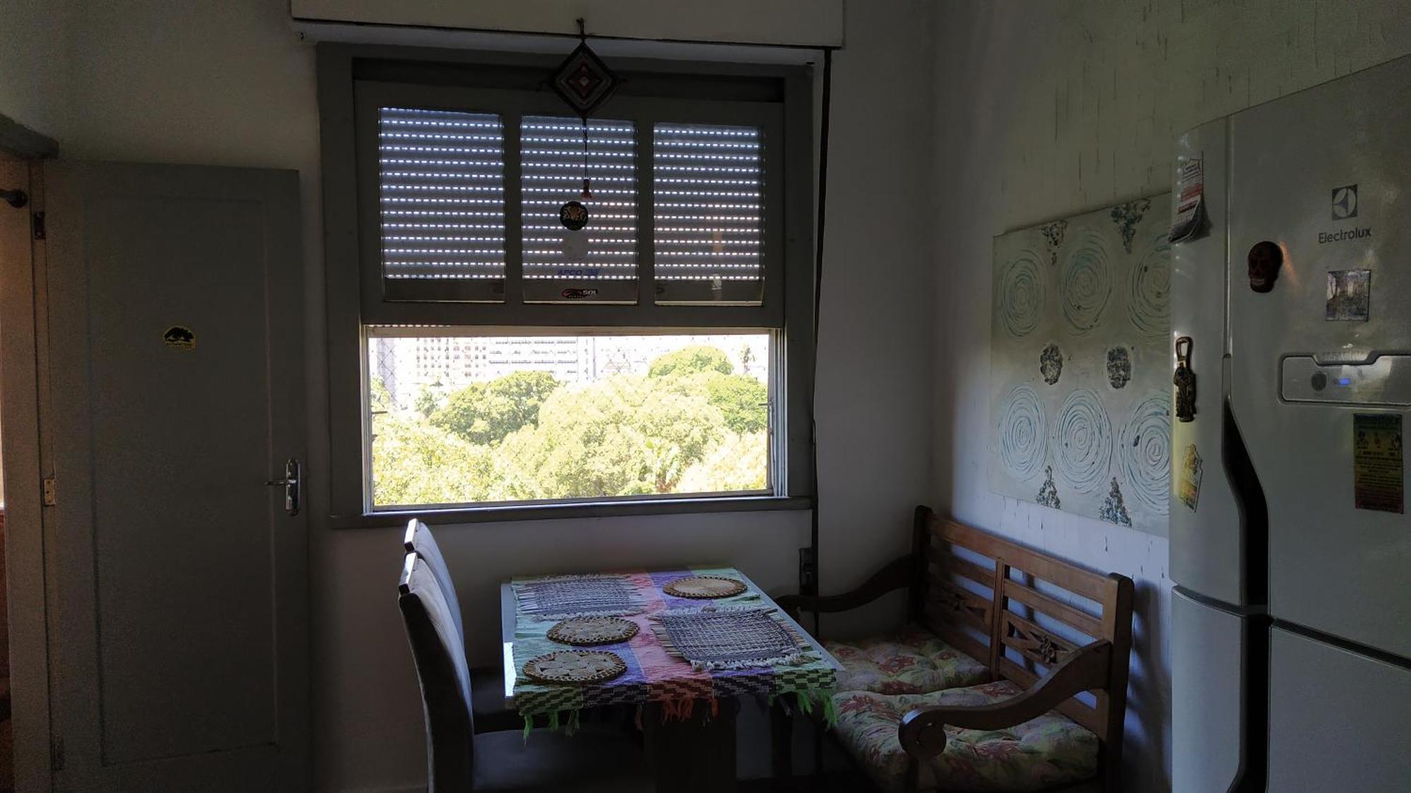 E Quartos Centro Apartamento *